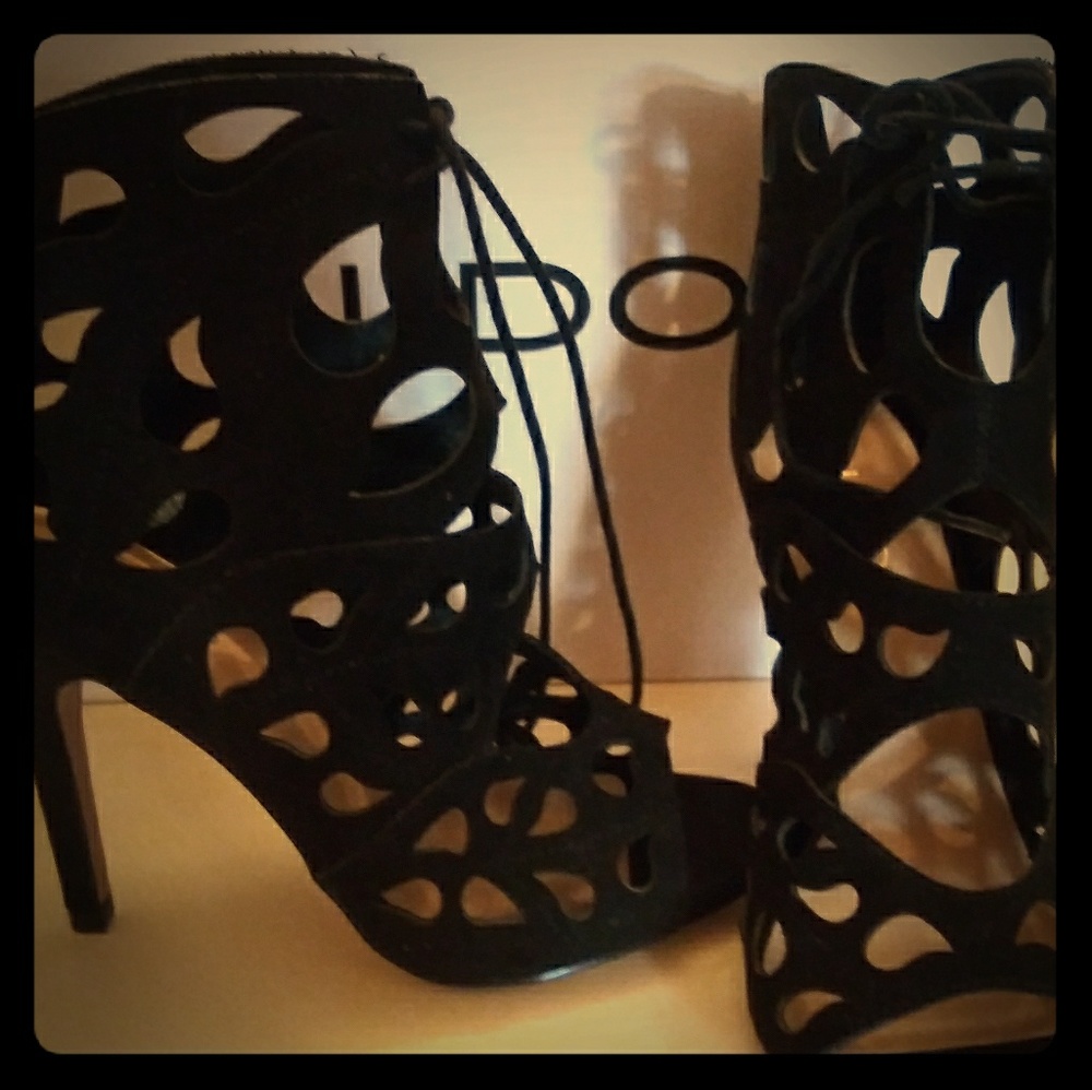 Also Black Heel